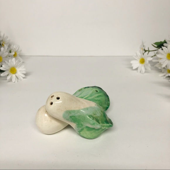 Vintage Novelty Lettuce Salt & Pepper Shakers Set